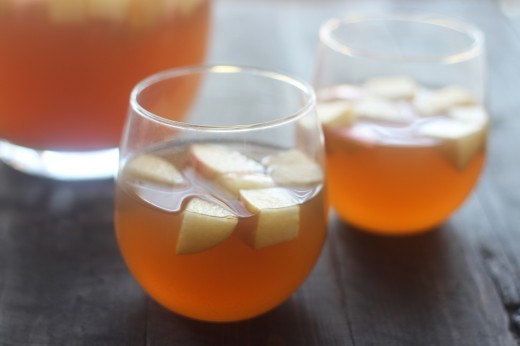 Pumpkin Cheesecake Cupcakes and Spiced Apple Sangria Recipes