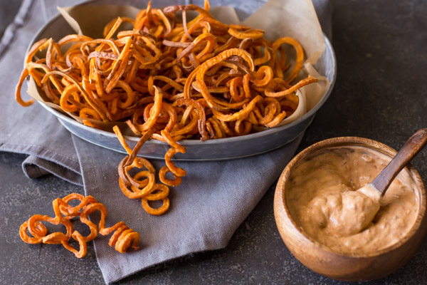 Sweet Potato Curly Fries with Creamy Chipotle Chili Dip