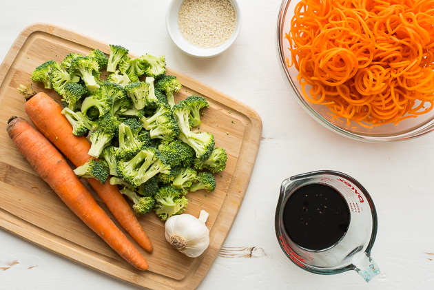 Spiralized Sesame Carrot Tofu Stir Fry | The Kitchenthusiast